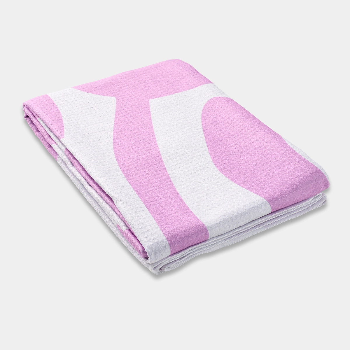 VioletDelmarMaxiSandFreeTowel_002_GreyBG.webp